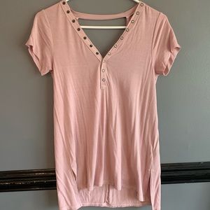 Light pink t shirt
